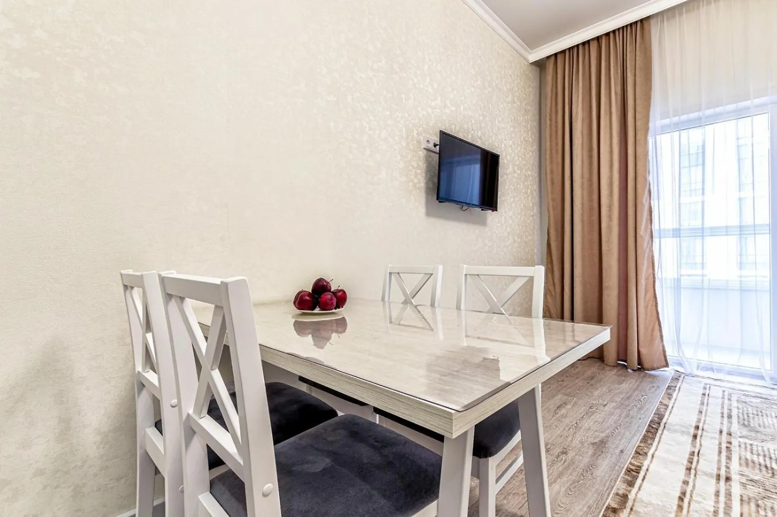 Whitehome In Apple City Nur-Sultan